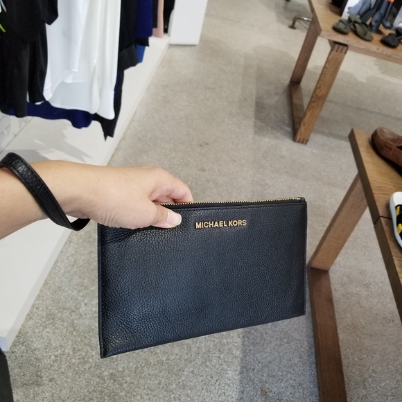 Michael Kors Jet Set Large Zip Clutch BLACK - Picture 2 of 5